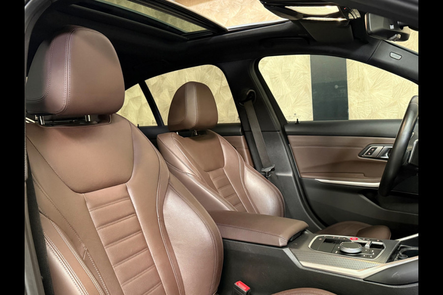 BMW 3 Serie 318i M-Sport | Pano | Stoel/Stuur verwarming | Carplay | HUD |Sfeerverlichting |