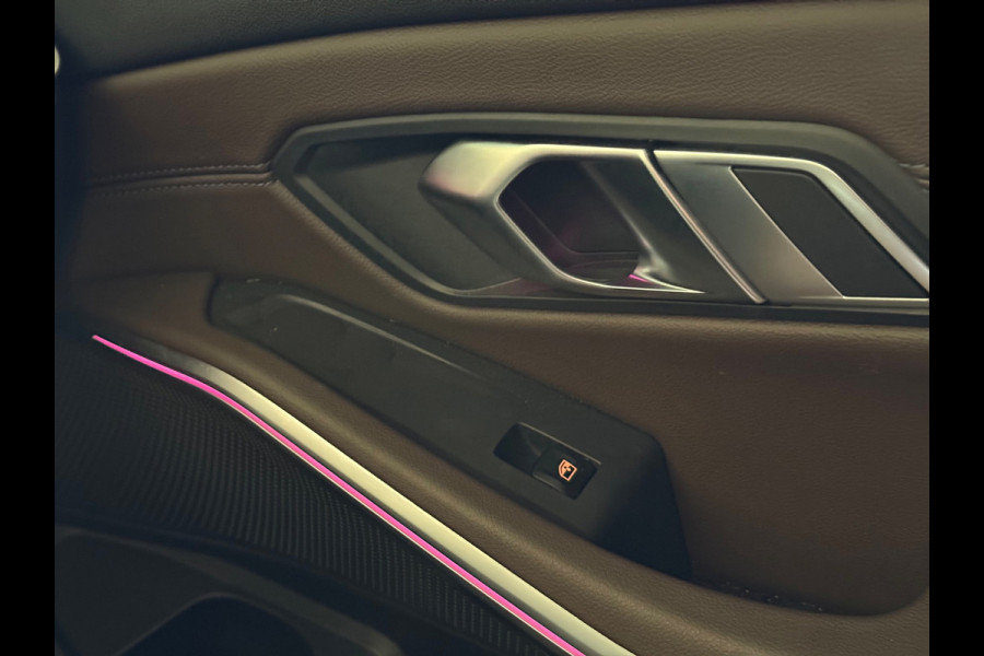 BMW 3 Serie 318i M-Sport | Pano | Stoel/Stuur verwarming | Carplay | HUD |Sfeerverlichting |