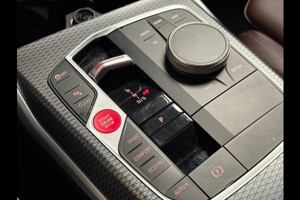 BMW 3 Serie 318i M-Sport | Pano | Stoel/Stuur verwarming | Carplay | HUD |Sfeerverlichting |