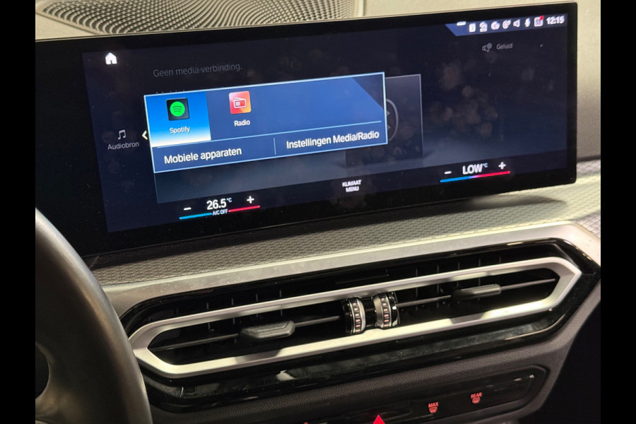 BMW 3 Serie 318i M-Sport | Pano | Stoel/Stuur verwarming | Carplay | HUD |Sfeerverlichting |