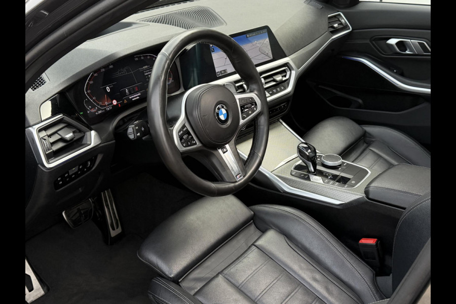 BMW 3-serie 320i M SPORT PLUS | PANORAMA | 19 INCH | HEAD UP | LEDER |