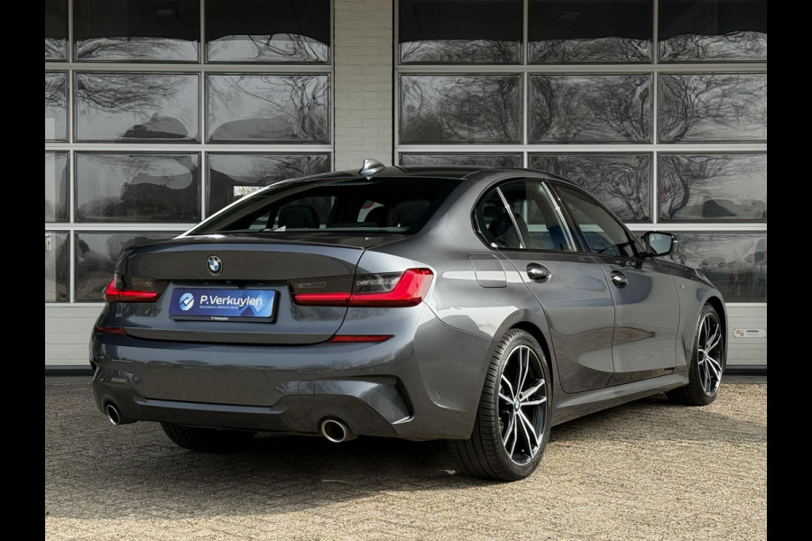 BMW 3-serie 320i M SPORT PLUS | PANORAMA | 19 INCH | HEAD UP | LEDER |