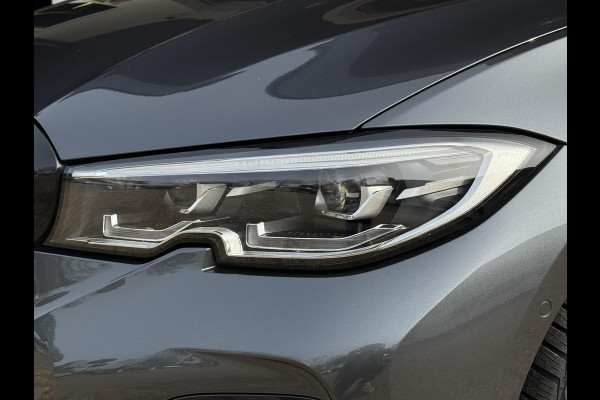 BMW 3-serie 320i M SPORT PLUS | PANORAMA | 19 INCH | HEAD UP | LEDER |