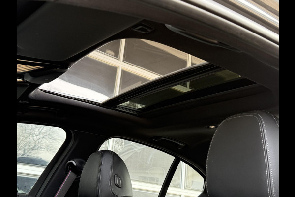 BMW 3-serie 320i M SPORT PLUS | PANORAMA | 19 INCH | HEAD UP | LEDER |