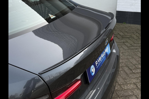 BMW 3-serie 320i M SPORT PLUS | PANORAMA | 19 INCH | HEAD UP | LEDER |