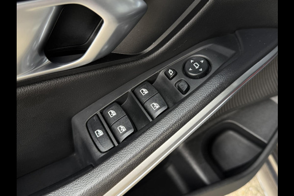 BMW 3-serie 320i M SPORT PLUS | PANORAMA | 19 INCH | HEAD UP | LEDER |