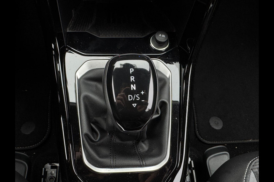 Volkswagen T-Roc Cabrio 1.5 TSI 150PK DSG R-LINE SPORT LED/NAVI/CARPLAY/FABRIEKS GARANTIE