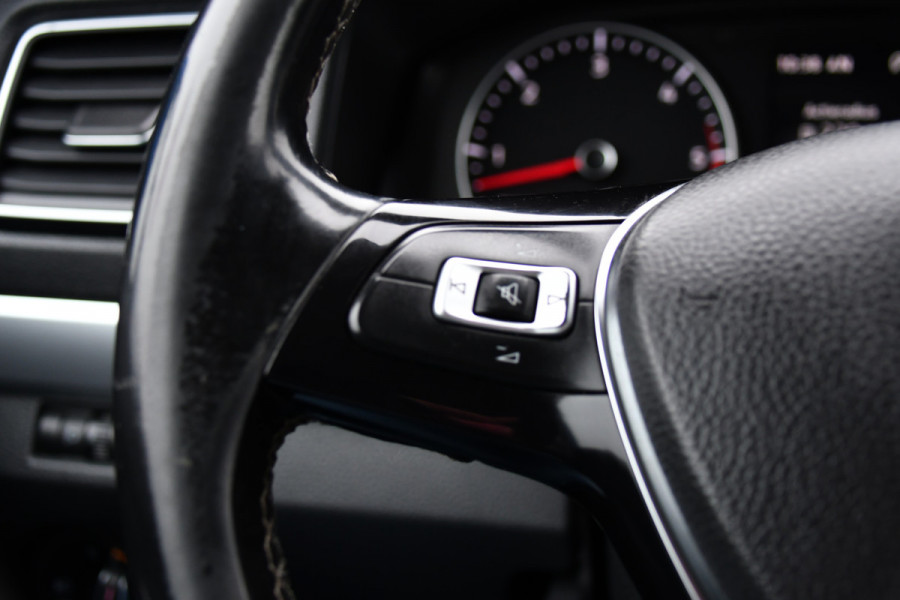 Volkswagen Amarok 3.0 V6 TDI 4Motion DC Highline Camera, Cruise, Carplay, Stoelverwarming, Leder, LED, 4x4, Automaat, 225pk, 3300kg Trekhaak, Uniek!