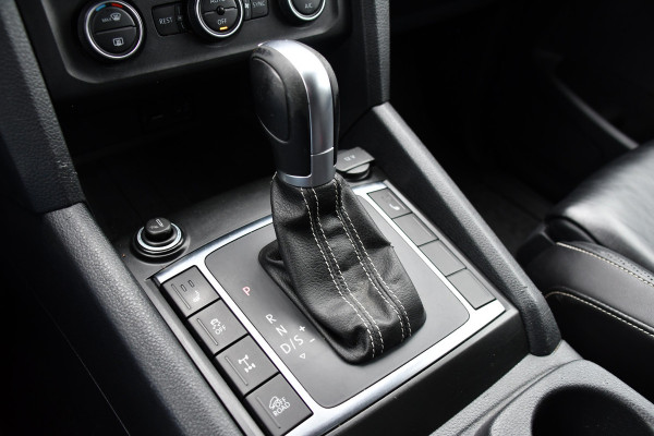 Volkswagen Amarok 3.0 V6 TDI 4Motion DC Highline Camera, Cruise, Carplay, Stoelverwarming, Leder, LED, 4x4, Automaat, 225pk, 3300kg Trekhaak, Uniek!