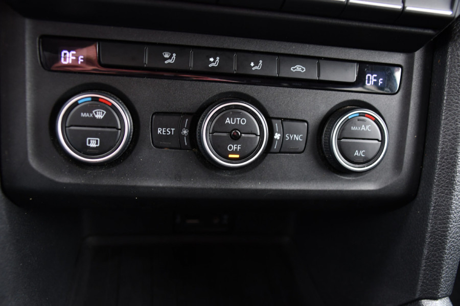 Volkswagen Amarok 3.0 V6 TDI 4Motion DC Highline Camera, Cruise, Carplay, Stoelverwarming, Leder, LED, 4x4, Automaat, 225pk, 3300kg Trekhaak, Uniek!