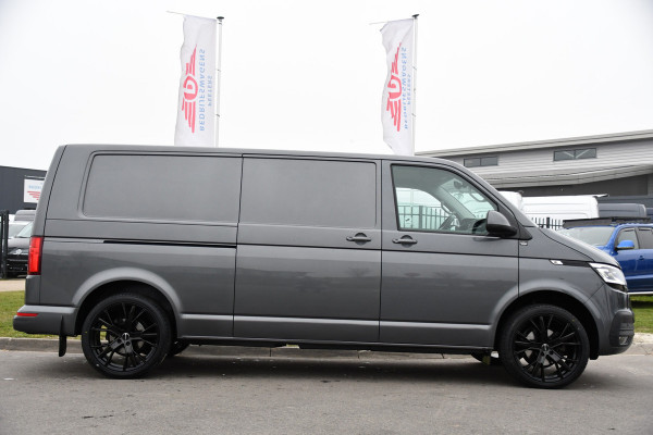 Volkswagen Transporter 2.0 TDI L2H1 30 Highline Adaptieve Cruise, Camera, Carplay, Stoelverwarming, Automaat, Sensoren, Standkachel, 2 x Schuifdeur, LED, Uniek!