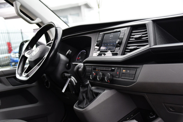 Volkswagen Transporter 2.0 TDI L2H1 30 Highline Adaptieve Cruise, Camera, Carplay, Stoelverwarming, Automaat, Sensoren, Standkachel, 2 x Schuifdeur, LED, Uniek!