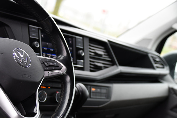 Volkswagen Transporter 2.0 TDI L2H1 30 Highline Adaptieve Cruise, Camera, Carplay, Stoelverwarming, Automaat, Sensoren, Standkachel, 2 x Schuifdeur, LED, Uniek!