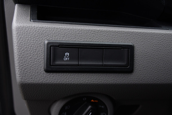 Volkswagen Transporter 2.0 TDI L2H1 30 Highline Adaptieve Cruise, Camera, Carplay, Stoelverwarming, Automaat, Sensoren, Standkachel, 2 x Schuifdeur, LED, Uniek!