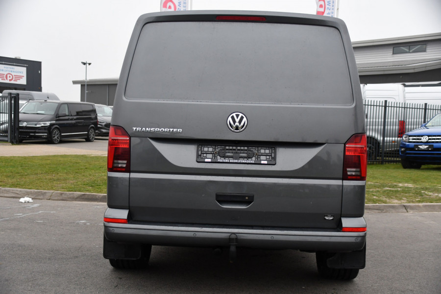 Volkswagen Transporter 2.0 TDI L2H1 30 Highline Adaptieve Cruise, Camera, Carplay, Stoelverwarming, Automaat, Sensoren, Standkachel, 2 x Schuifdeur, LED, Uniek!