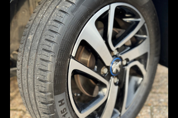 Peugeot 108 1.0 e-VTi Allure 2019 Zwart NAVI CLIMA LM NAP!