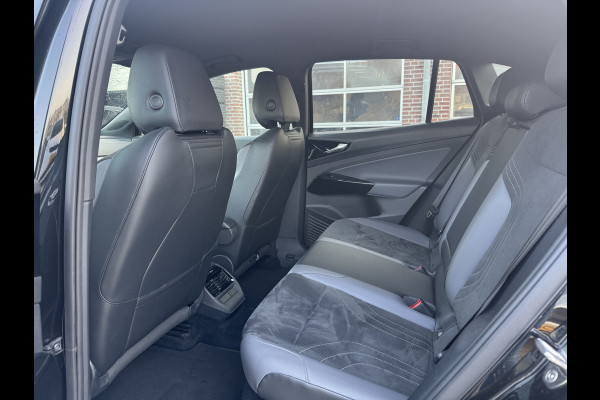 Volkswagen ID.4 Pro 77 kWh / SoH 93,3% / Trekhaak / Camera / Sfeerverlichting / CarPlay / 20'' / Keyless / Navigatie / DAB / Stuur+Stoelverwarming / ACC
