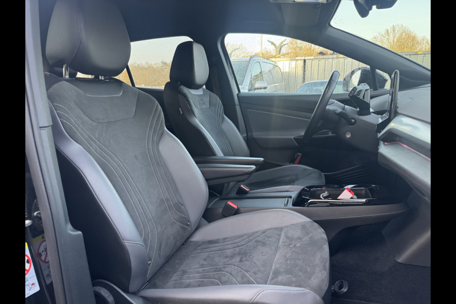 Volkswagen ID.4 Pro 77 kWh / SoH 93,3% / Trekhaak / Camera / Sfeerverlichting / CarPlay / 20'' / Keyless / Navigatie / DAB / Stuur+Stoelverwarming / ACC