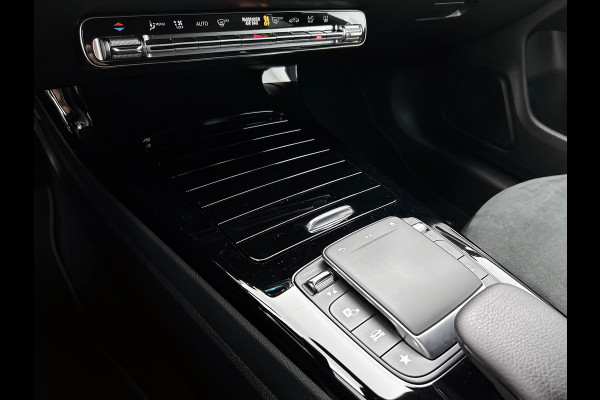 Mercedes-Benz CLA-Klasse Shooting Brake 250 e AMG Plug-In Hybride | AMG-Line | Achteruitrijcamera |  Sfeeverlichting | Navigatie | Stoelverwarming |  | Inclusief 24 maanden MB Certified garantie voor Europa.