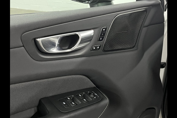 Volvo XC60 2.0 T6 Plug-in hybrid AWD R-Design Luchtvering | Trekhaak | Open dak | Adapt. cruise | Stuur-/stoelverwarming | Memory | Achteruitrij camera | Carplay
