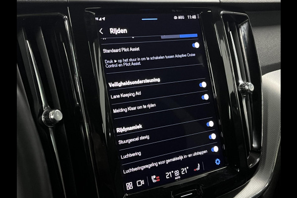 Volvo XC60 2.0 T6 Plug-in hybrid AWD R-Design Luchtvering | Trekhaak | Open dak | Adapt. cruise | Stuur-/stoelverwarming | Memory | Achteruitrij camera | Carplay