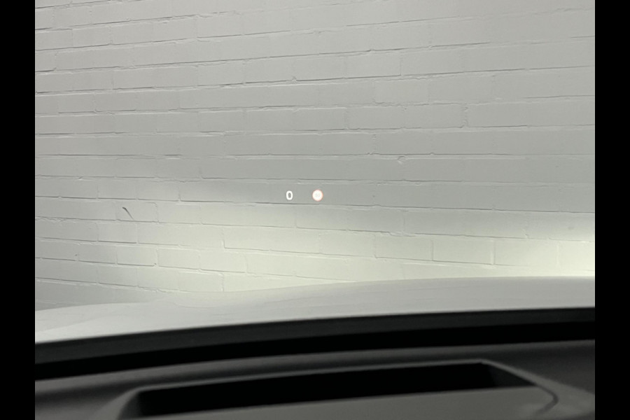 Volvo XC60 2.0 T6 Plug-in hybrid AWD R-Design Luchtvering | Trekhaak | Open dak | Adapt. cruise | Stuur-/stoelverwarming | Memory | Achteruitrij camera | Carplay