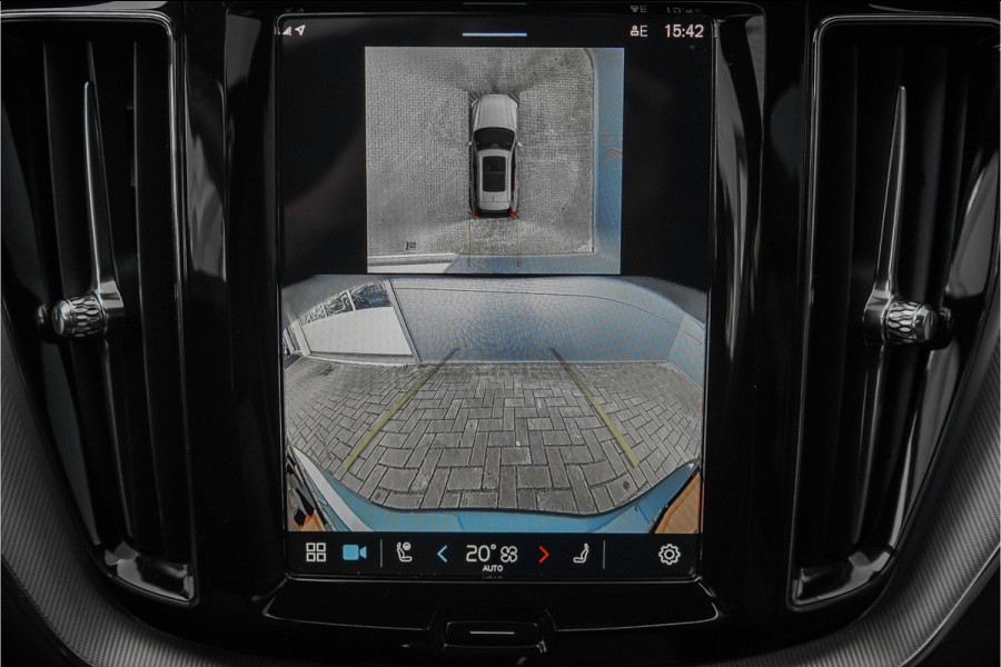 Volvo XC60 2.0 T8 Plug-in hybrid AWD Ultra Dark Pano Luchtvering H/K 21"