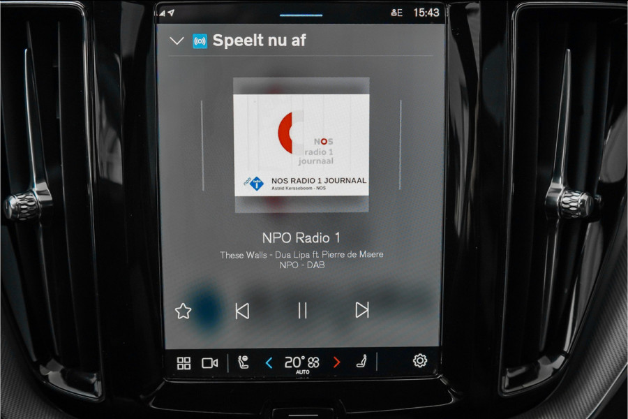 Volvo XC60 2.0 T8 Plug-in hybrid AWD Ultra Dark Pano Luchtvering H/K 21"