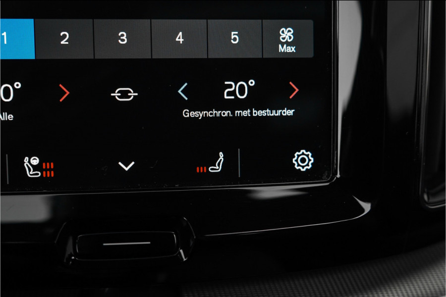 Volvo XC60 2.0 T8 Plug-in hybrid AWD Ultra Dark Pano Luchtvering H/K 21"