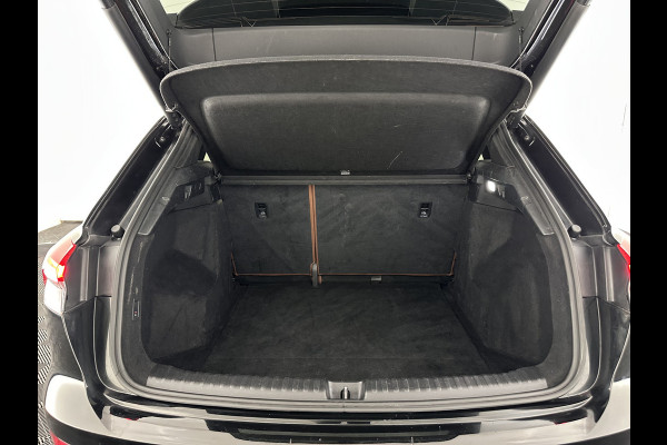 Audi Q4 e-tron 40 S-Line Launch-edition Competition 77 kWh [ 3-Fase-11kW ] {SOH-90%} (INCL-BTW) Aut. *HEATPUMP | PANO | LEATHER | MATRIX-LED | AUDI-SOUND | ADAPTIVE-CRUISE | HEATED-SPORTSEATS | AMBIENTLIGHT | DIGI-COCKPIT | CAMERA | KEYLESS | DAB+ | 20''ALU*