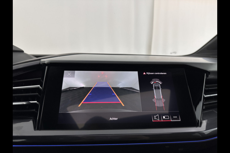 Audi Q4 e-tron 40 S-Line Launch-edition Competition 77 kWh [ 3-Fase-11kW ] {SOH-90%} (INCL-BTW) Aut. *HEATPUMP | PANO | LEATHER | MATRIX-LED | AUDI-SOUND | ADAPTIVE-CRUISE | HEATED-SPORTSEATS | AMBIENTLIGHT | DIGI-COCKPIT | CAMERA | KEYLESS | DAB+ | 20''ALU*