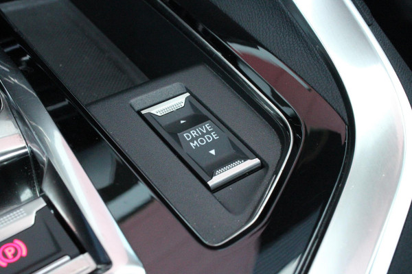 Peugeot 5008 1.2 130PK AUTOMAAT GT PACK BUSINESS | PANORAMISCH SCHUIF/KANTEL DAK | AFNEEMBARE TREKHAAK | ALCANTARA BEKLEDING | FULL LED KOPLAMPEN | FOCAL AUDIO SYSTEM | 19" LICHTMETALEN VELGEN | CLIMATE CONTROL | DODEHOEK DETECTIE | ADAPTIVE CRUISE CONTROL | APPLE CARPLAY/ANDROID AUTO | NAVIGATIE | PARKEERSENSOREN VOOR EN ACHTER | KEYLESS ENTRY/START | ELEKTRISCH BEDIENBARE ACHTERKLEP | BLACK PACK | STOEL VERWARMING | 7-PERSOONS |