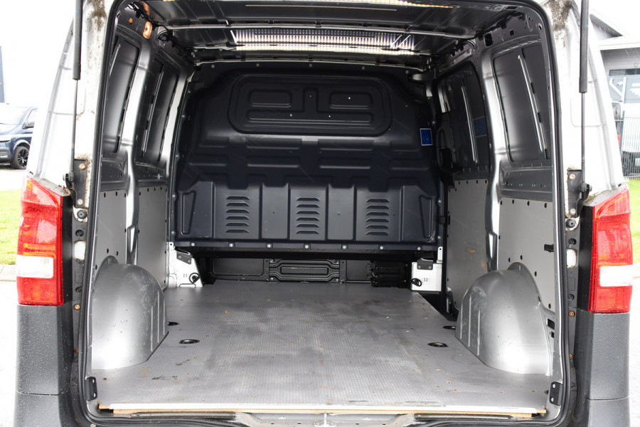 Mercedes-Benz Vito 116 CDI L2 PB Edition Camera, Cruise, Stoelverwarming, 164pk, Automaat, multimedia, 2 x Stoel,