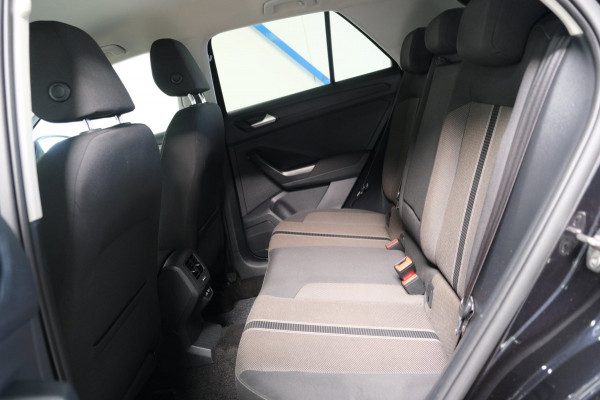 Volkswagen T-Roc 1.0 TSI Style - N.A.P. Airco, Cruise, Navi, PDC, Carplay.