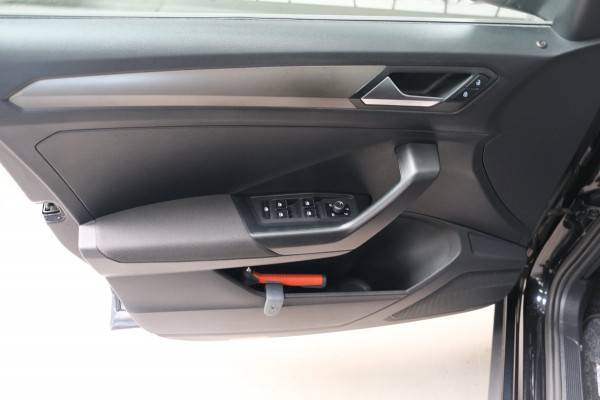 Volkswagen T-Roc 1.0 TSI Style - N.A.P. Airco, Cruise, Navi, PDC, Carplay.