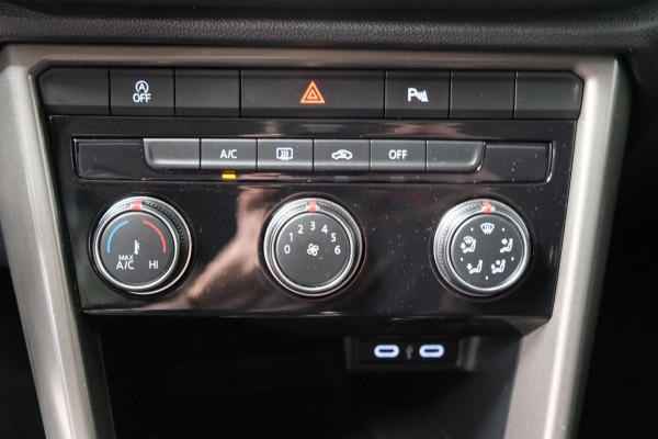 Volkswagen T-Roc 1.0 TSI Style - N.A.P. Airco, Cruise, Navi, PDC, Carplay.
