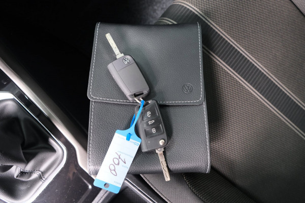 Volkswagen T-Roc 1.0 TSI Style - N.A.P. Airco, Cruise, Navi, PDC, Carplay.