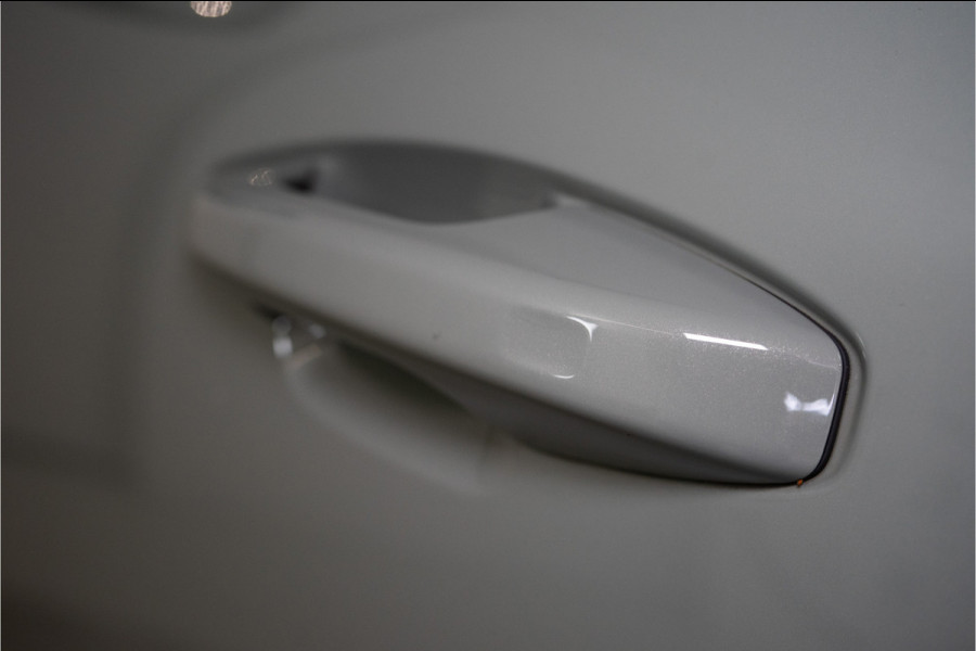 Volvo XC40 Extended Range 82 kWh Ultimate NL AUTO+NAP+1E EIG. | SOH 96% | H/K | Pano | Trekhaak | Pilot | Garantie