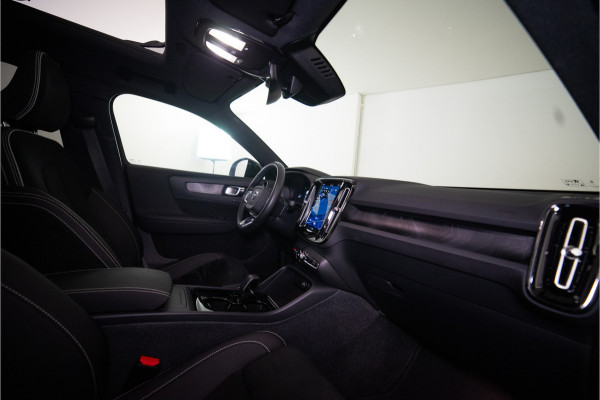 Volvo XC40 Extended Range 82 kWh Ultimate NL AUTO+NAP+1E EIG. | SOH 96% | H/K | Pano | Trekhaak | Pilot | Garantie