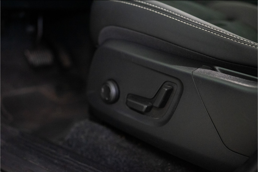 Volvo XC40 Extended Range 82 kWh Ultimate NL AUTO+NAP+1E EIG. | SOH 96% | H/K | Pano | Trekhaak | Pilot | Garantie