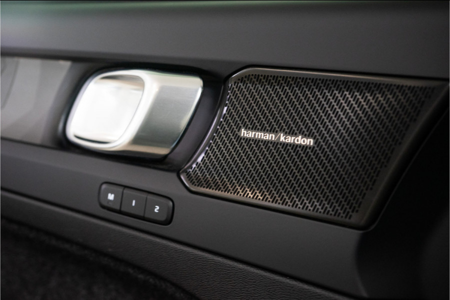 Volvo XC40 Extended Range 82 kWh Ultimate NL AUTO+NAP+1E EIG. | SOH 96% | H/K | Pano | Trekhaak | Pilot | Garantie