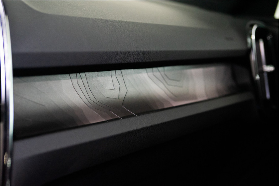 Volvo XC40 Extended Range 82 kWh Ultimate NL AUTO+NAP+1E EIG. | SOH 96% | H/K | Pano | Trekhaak | Pilot | Garantie