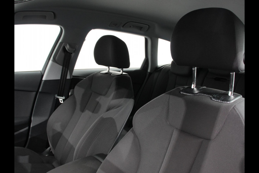 Audi A4 Avant 40 TFSI 205pk S-Tronic S-Line | DEMO ! | Climate control | Adaptive cruise control | Navigatie | Parkeersensoren | Stoelverwarming | Elektrische achterklep | Apple Carplay/ Android Auto