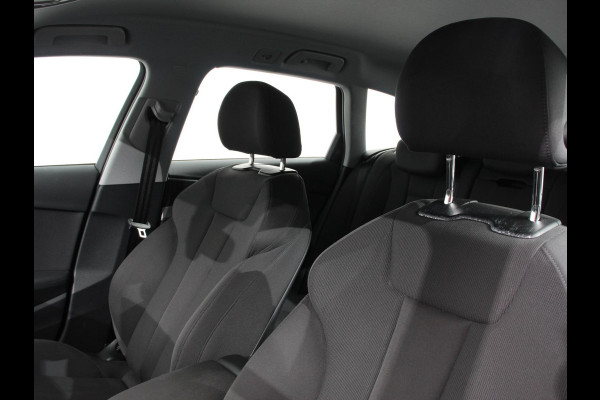 Audi A4 Avant 40 TFSI 205pk S-Tronic S-Line | DEMO ! | Climate control | Adaptive cruise control | Navigatie | Parkeersensoren | Stoelverwarming | Elektrische achterklep | Apple Carplay/ Android Auto