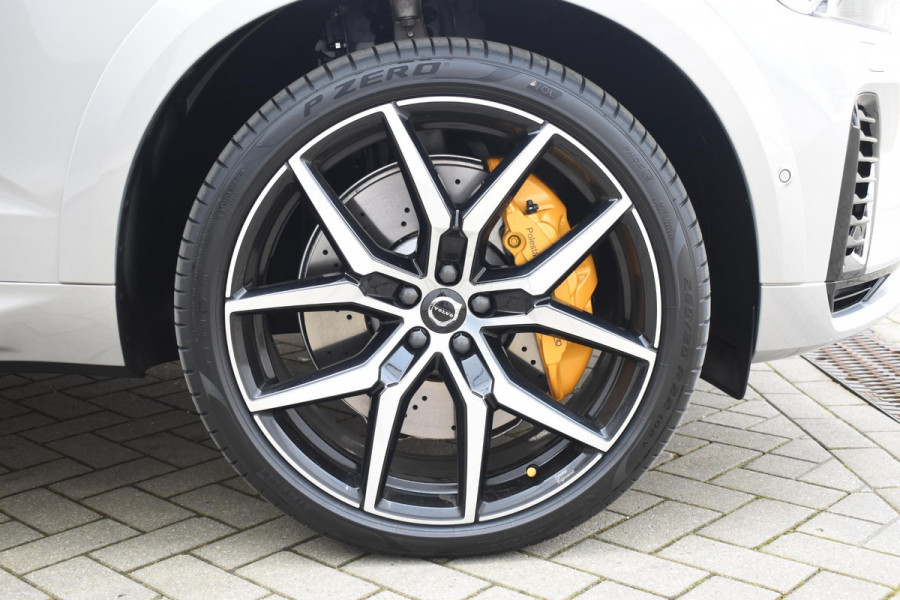 Volvo XC60 T8 455pk Plug-in Hybrid AWD Polestar Engineered / Google infotaiment / Adaptieve cruise control / BLIS/ Panoramamisch schuif-kanteldak / Stoel- en stuurwielverwarming / Apple Carplay / Head-up display / Gelamineerde ramen / 22"Velgen / Bowers & Wilkins audio /