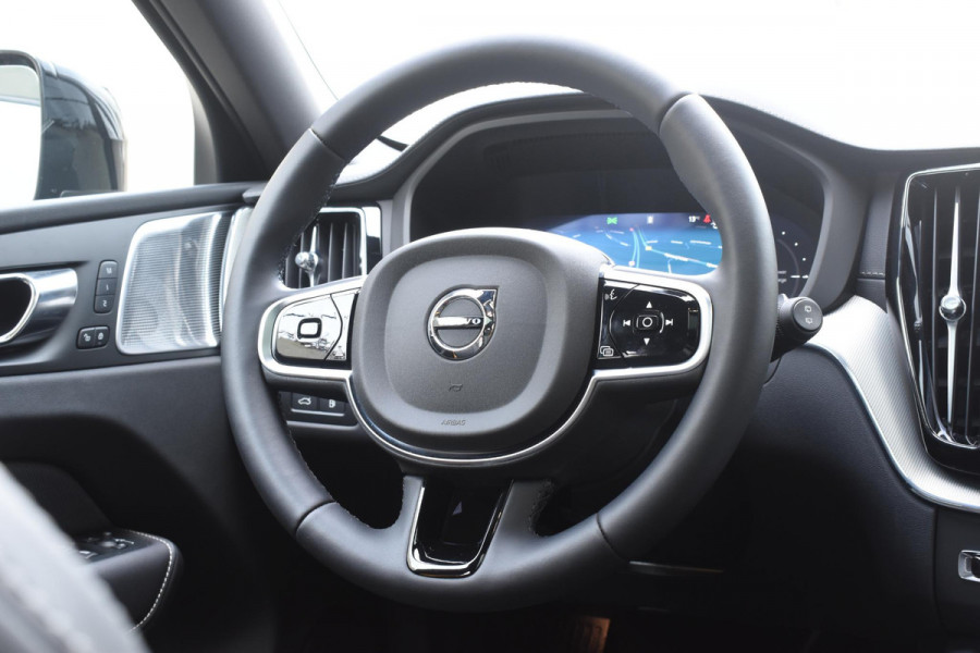 Volvo XC60 T8 455pk Plug-in Hybrid AWD Polestar Engineered / Google infotaiment / Adaptieve cruise control / BLIS/ Panoramamisch schuif-kanteldak / Stoel- en stuurwielverwarming / Apple Carplay / Head-up display / Gelamineerde ramen / 22"Velgen / Bowers & Wilkins audio /