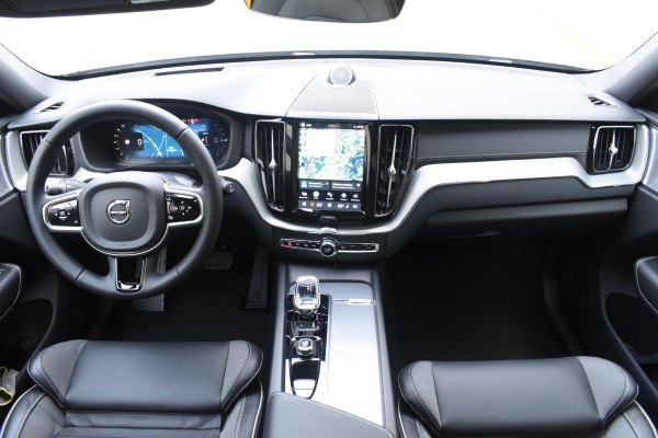 Volvo XC60 T8 455pk Plug-in Hybrid AWD Polestar Engineered / Google infotaiment / Adaptieve cruise control / BLIS/ Panoramamisch schuif-kanteldak / Stoel- en stuurwielverwarming / Apple Carplay / Head-up display / Gelamineerde ramen / 22"Velgen / Bowers & Wilkins audio /