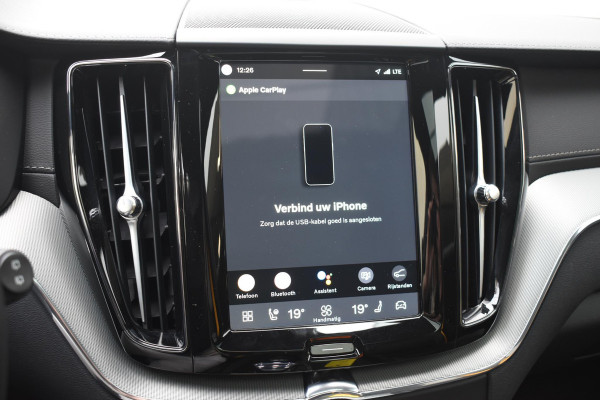 Volvo XC60 T8 455pk Plug-in Hybrid AWD Polestar Engineered / Google infotaiment / Adaptieve cruise control / BLIS/ Panoramamisch schuif-kanteldak / Stoel- en stuurwielverwarming / Apple Carplay / Head-up display / Gelamineerde ramen / 22"Velgen / Bowers & Wilkins audio /