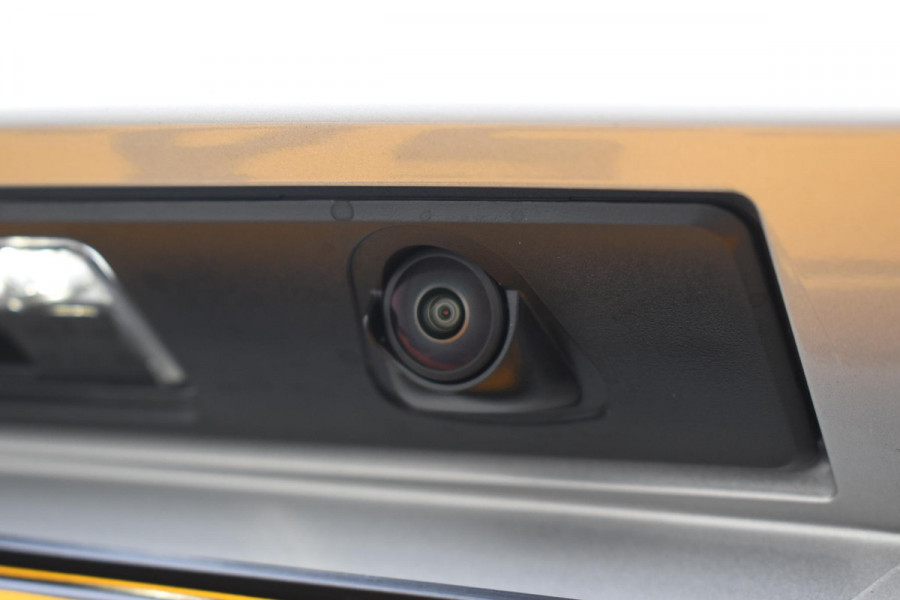 Volvo XC60 T8 455pk Plug-in Hybrid AWD Polestar Engineered / Google infotaiment / Adaptieve cruise control / BLIS/ Panoramamisch schuif-kanteldak / Stoel- en stuurwielverwarming / Apple Carplay / Head-up display / Gelamineerde ramen / 22"Velgen / Bowers & Wilkins audio /