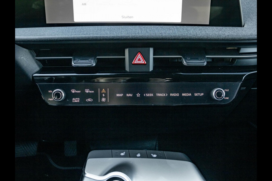 Kia Ev6 Light Edition 58 kWh | 17% Bijtelling | Uit voorraad leverbaar | Navigatie | Camera | Snel rijden | Stoel & Stuur verwarming